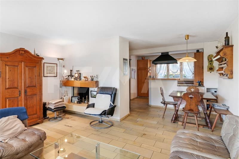 5½ Zimmer Mittelhaus mit Potential Ihr neues Zuhause erwartet Sie (3)