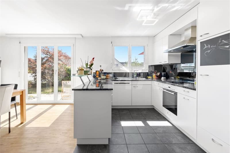 Grosszügige 3½ 4½-Zimmer Wohnung im Erdgeschoss mit Ausbaupotenzial (8)
