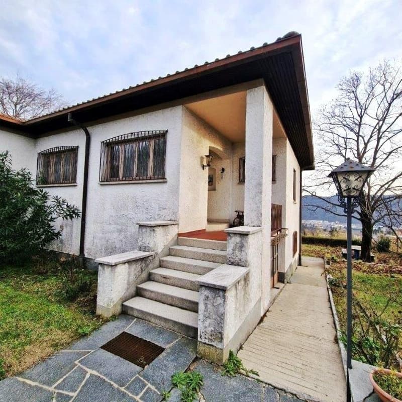 Balerna – Einfamilienhaus mit offenem Blick und großem Potenzial (2)