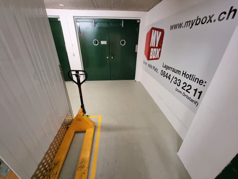 Locali di stoccaggio tra 1m3 e 64m3, flessibili e a buon prezzo in affitto. Nessun periodo di preavviso. (4)