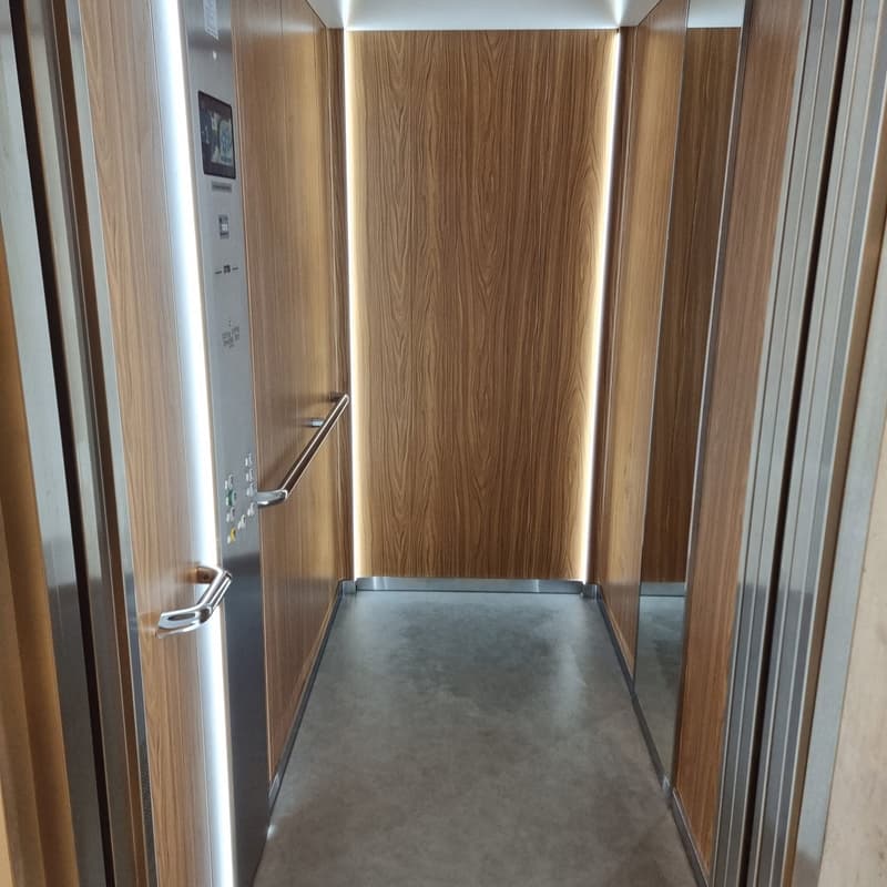 Locali di stoccaggio 6m2 e 16m2. Semplice, moderno e asciutto. (6)