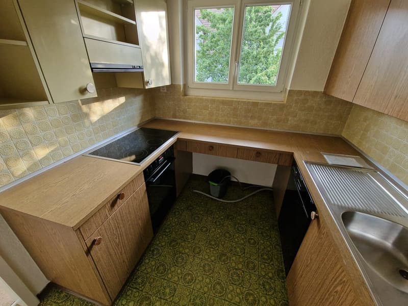 Befristet 1 Jahr mit ev. Verlängerung: 4-Zimmer-Altbauwohnung mit Balkon in Kloten (6)