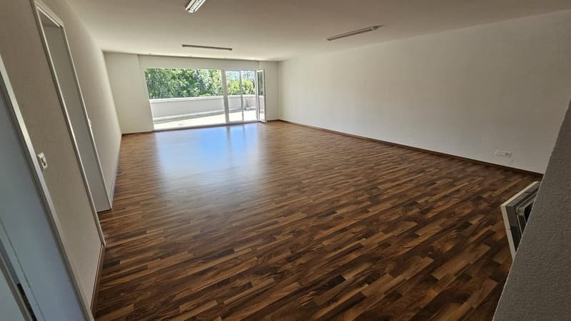 Helles 3.5-Zimmer-Büro im 1. OG in Zuzwil – sofort verfügbar (9)