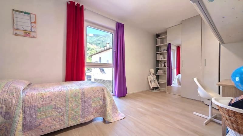 Bright apartment with garden and large terrace (9)
