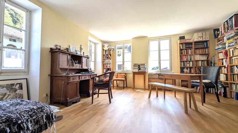 Maison de charme avec jardin d'hiver et panorama sur les montagnes (8)