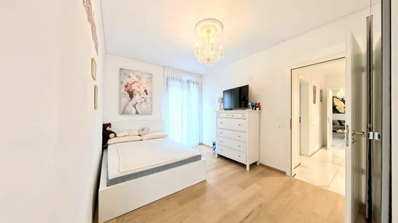 Prestigieux attique avec des espaces généreux et trois balcons panoramiques (13)