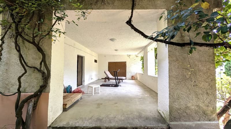 Casa di charme con giardino d'inverno e panorama sulle montagna (13)