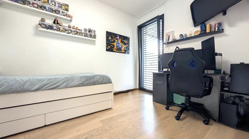 Prestigioso attico con spazi generosi e tre balconi panoramici copia (14)
