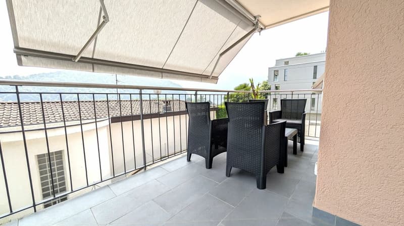 Appartamento arredato con parziale vista Lago (11)