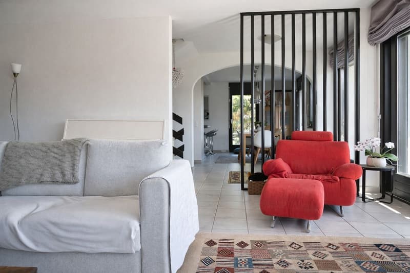 Casa unifamiliare immersa nel verde con vista panoramica e ampia terrazza a Vacallo (8)
