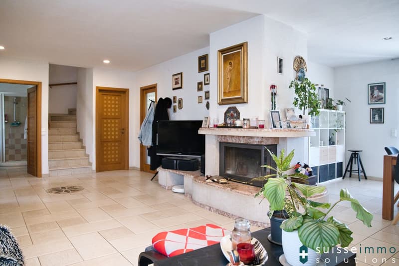 Maison unifamiliale avec jardin dans une position stratégique à Rancate (2)