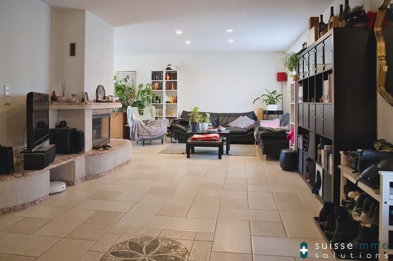 Maison unifamiliale avec jardin dans une position stratégique à Rancate (3)