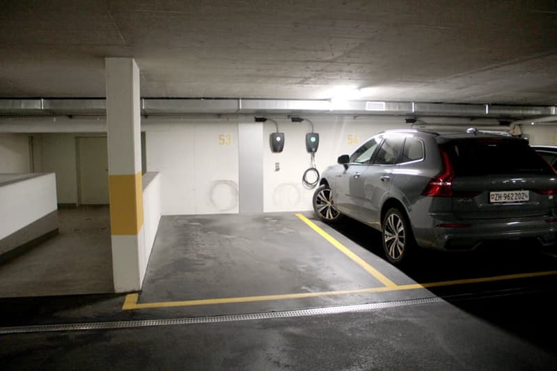 Einstellplatz in Tiefgarage mit eigenem Emobilityanschluss in schöner Überbauung (6)