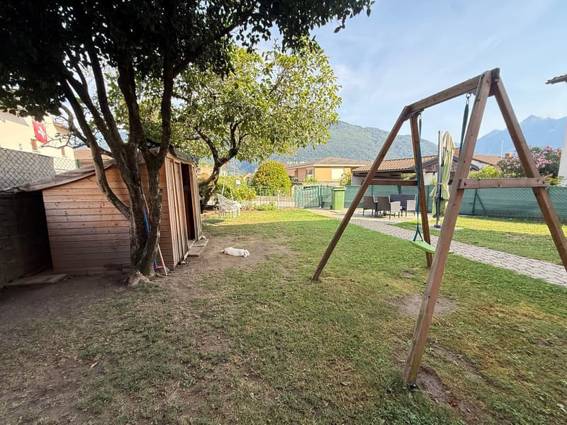 Maison unifamiliale à Giubiasco avec grand jardin et espace pour tous. (13)