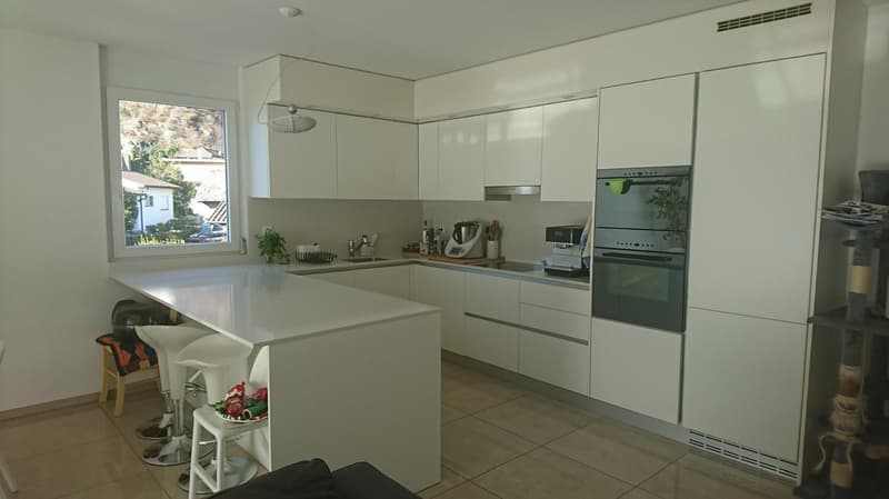 Sofort verfügbar: Moderne und komfortable 4.5-Zimmer-Dachwohnung (1)