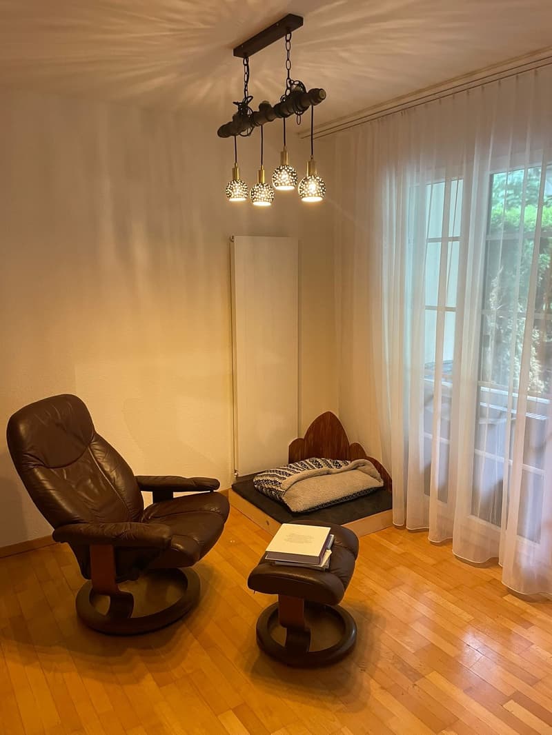 Wunderschöne 2.5 Zimmerwohnung mit Gartensitzplatz! (12)
