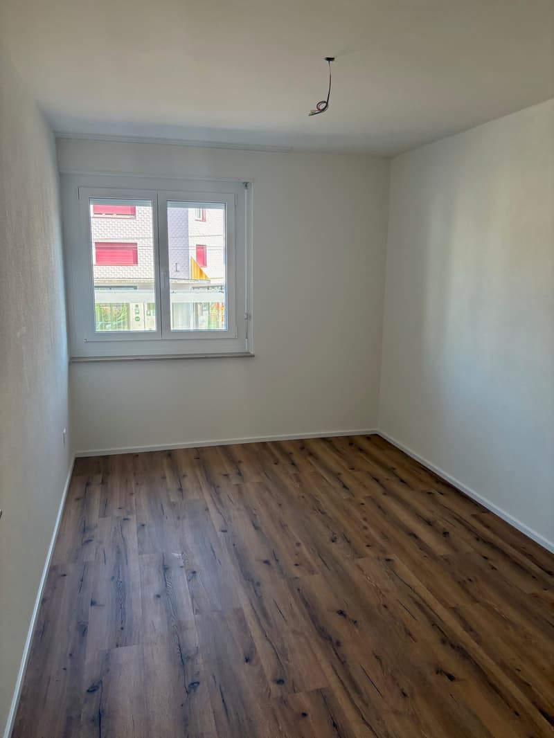 Erstvermietung von mehreren totalsanierten 3.5-Zimmer-Wohnungen an zentraler Lage in Dietikon (5)