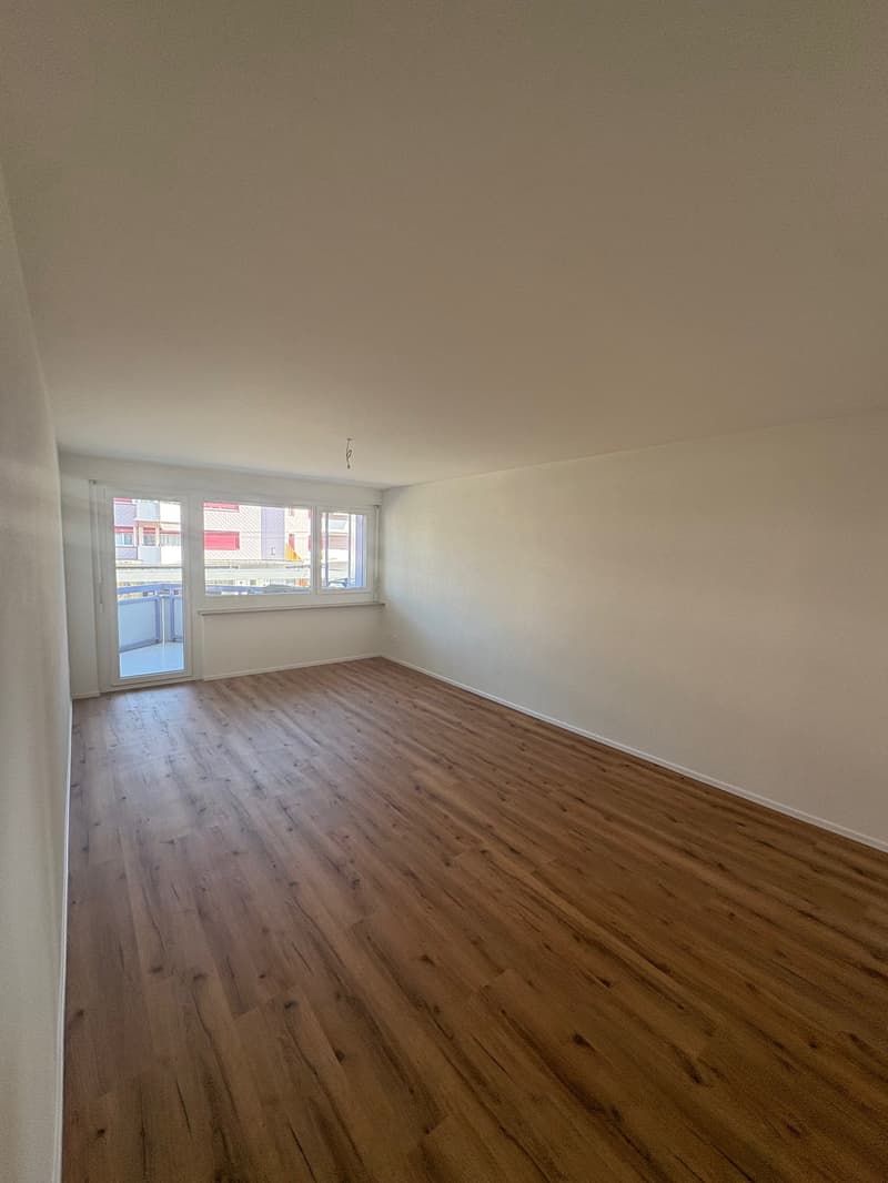 Erstvermietung von mehreren totalsanierten 4.5-Zimmer-Wohnungen an zentraler Lage in Dietikon (5)