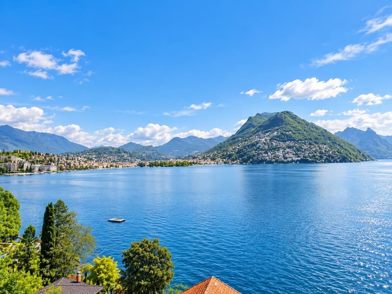 Terreno vista lago con villetta da ampliare o demolire a Paradiso (1)
