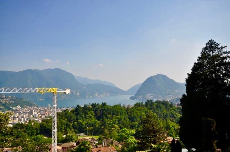 Terreno edificabile  in posizione soleggiata con vista lago di Lugano (1)
