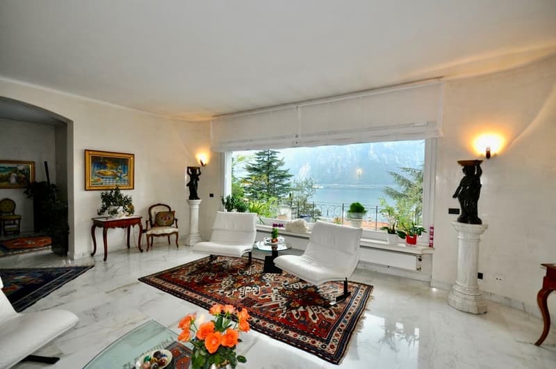 Elegante villa con vista lago in vendita in Campione d'Italia (1)
