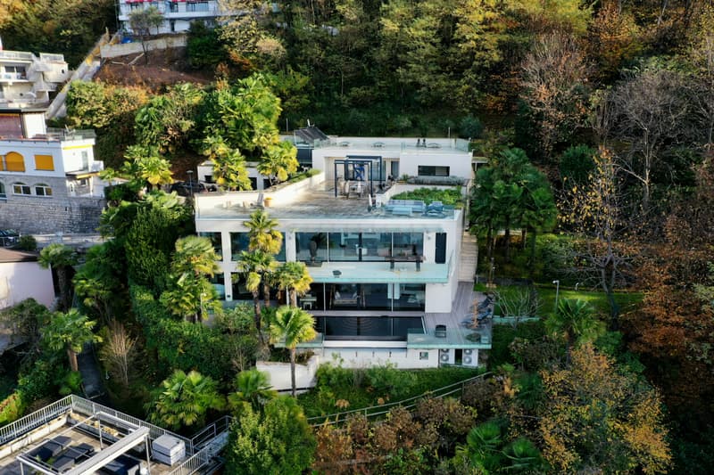 Moderna Villa di Lusso con Vista Lago di Lugano e Darsena Privata (4)