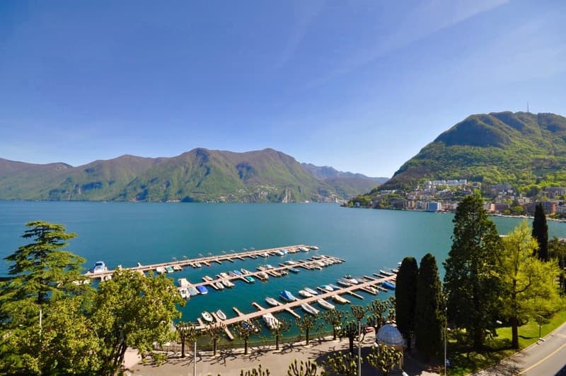 Elegante Appartamento in Prima Linea Lago di Lugano in vendita (1)