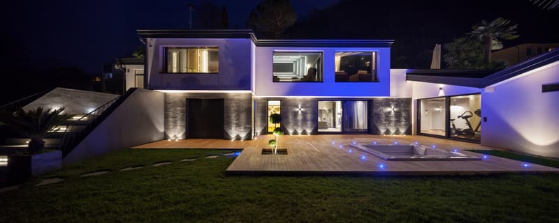 Moderna Villa di Lusso con Vista Lago di Lugano, Piscina e Posto Barca (2)