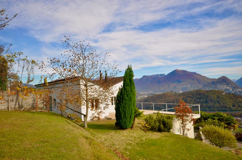 Villa Bifamiliare con Vista Panoramica a 180 su Lago e sui Monti (6)