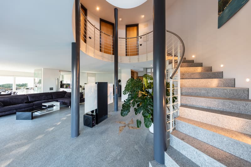 Moderna Villa Ben Soleggiata con Piscina e Giardino in vendita a Pura (12)