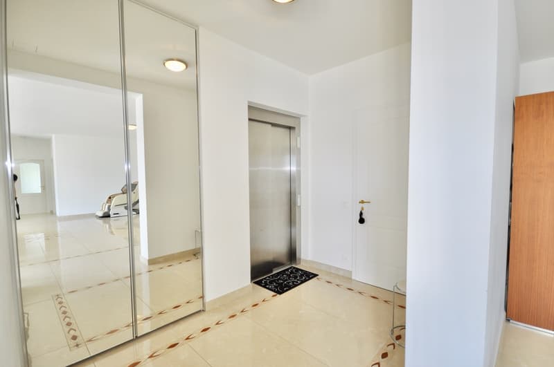 Appartamento di Lusso con Panoramica Terrazza e Monolocale (11)