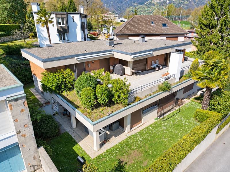 Villa a Breganzona con Vista Imprendibile sulle Montagne (3)