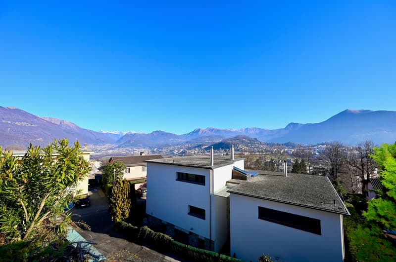 Villa a Breganzona con Vista Imprendibile sulle Montagne (5)