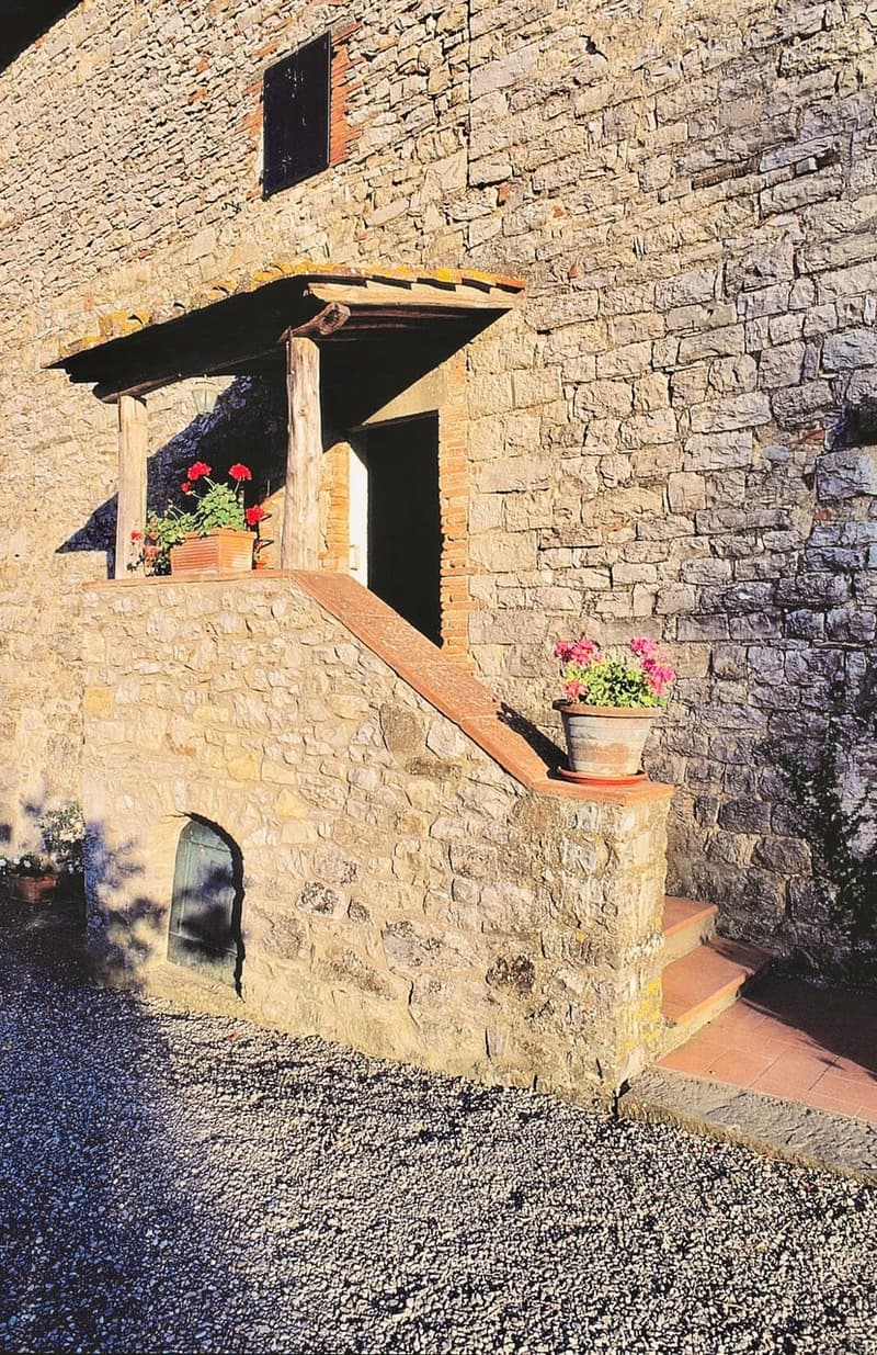 Villa in Stile Toscano con Dependance, Piccolo Vigneto e Oliveto (11)