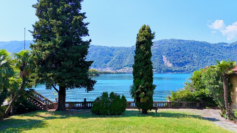Villa Fonte Lago di Lugano con Darsena e Piscina in vendita a Bissone (4)