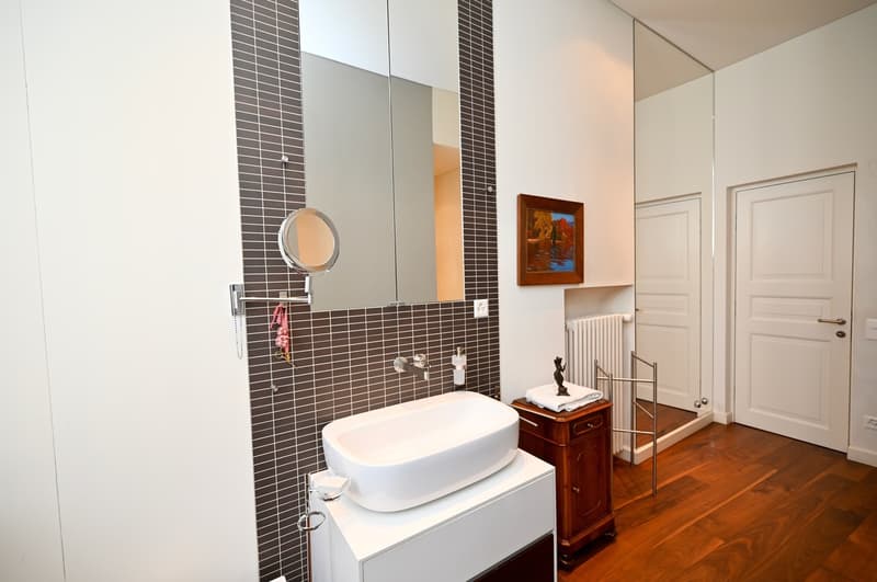 Elegante Appartamento Nobile in vendita nel Cuore di Lugano (12)