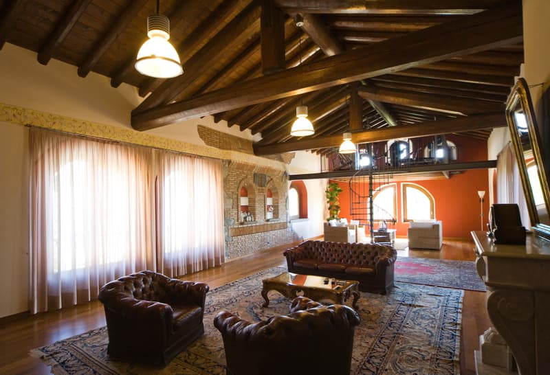 Villa in stile Toscano in vendita vicino al Lago di Como (13)