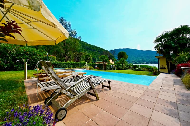 Casa Secondaria - Villa a Schiera Fronte Lago di Lugano con Darsena (2)