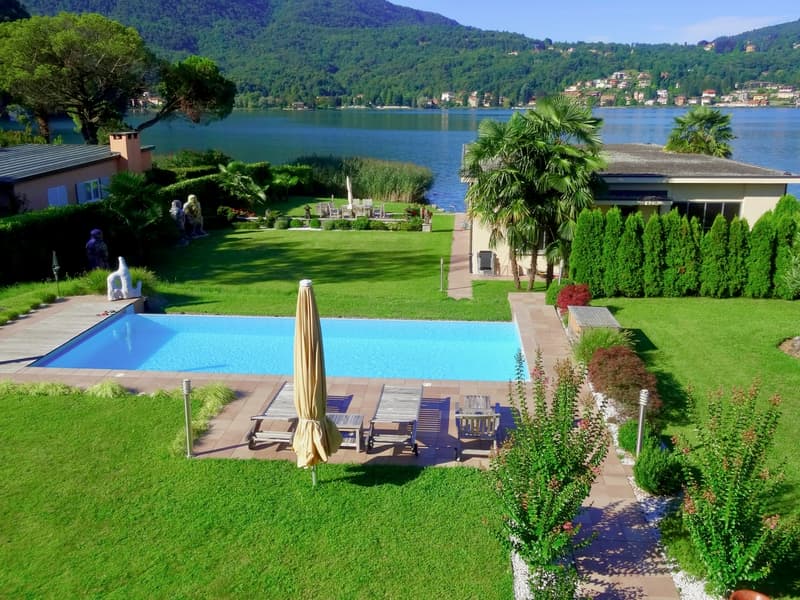 Casa Secondaria - Villa a Schiera Fronte Lago di Lugano con Darsena (1)