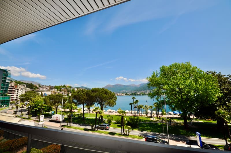 Appartamento di Lusso Vista Lago di Lugano Prima Linea a Paradiso (3)