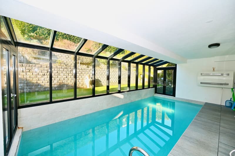 Villa Moderna con Piscina Riscaldata ad Agra - Collina d'Oro (8)