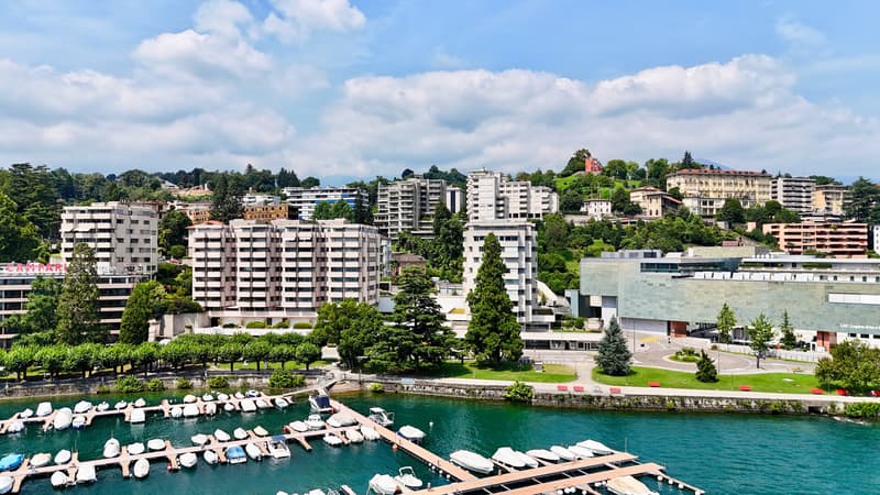 Elegante Appartamento di Lusso con Giardino sul Lungolago di Lugano (1)