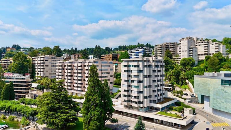 Elegante Appartamento di Lusso con Giardino sul Lungolago di Lugano (2)