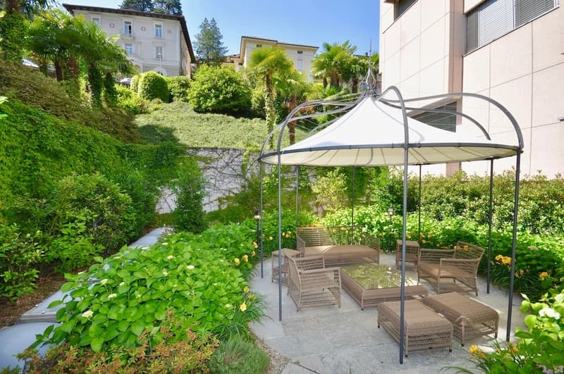 Elegante Appartamento di Lusso con Giardino sul Lungolago di Lugano (8)