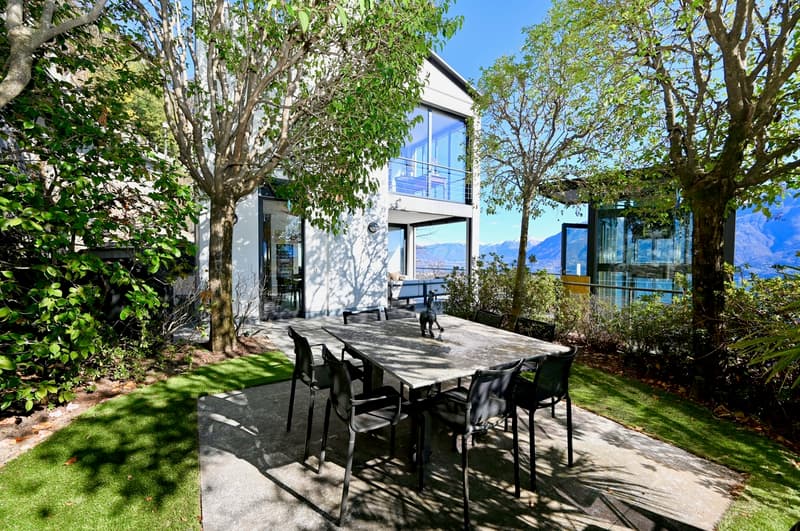 VILLA CON VISTA LAGO. STILE MINIMALISTA. MASSIMO LUSSO (4)