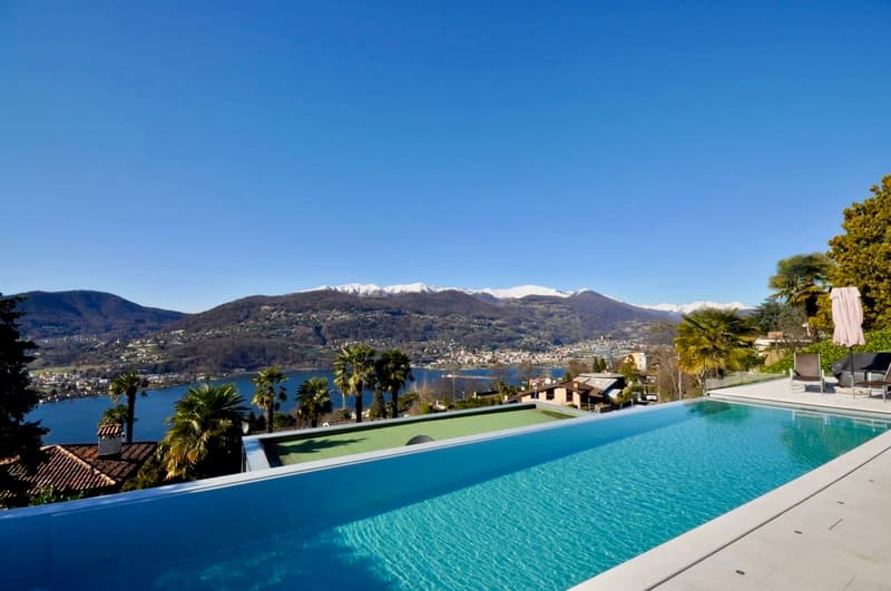Vlla con Piscina e Vista sul Lago di Lugano in vendita a Montagnola (1)