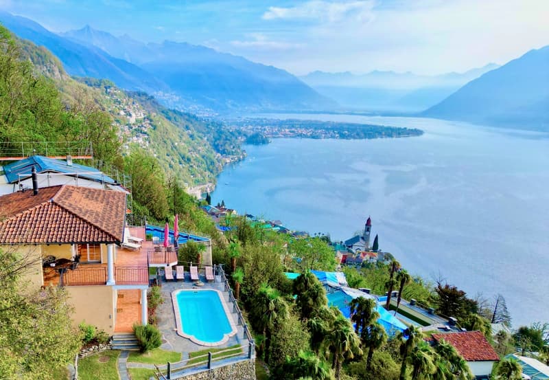 Villa con Fantastica Vista sul Lago Maggiore a Ronco Sopra Ascona (2)