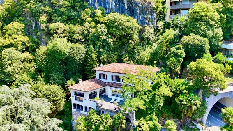 Elegante Villa con Vista Lago di Lugano a Campione d'Italia (2)