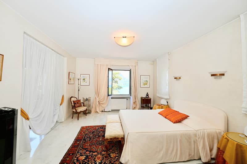 Elegante Villa con Vista Lago di Lugano a Campione d'Italia (13)