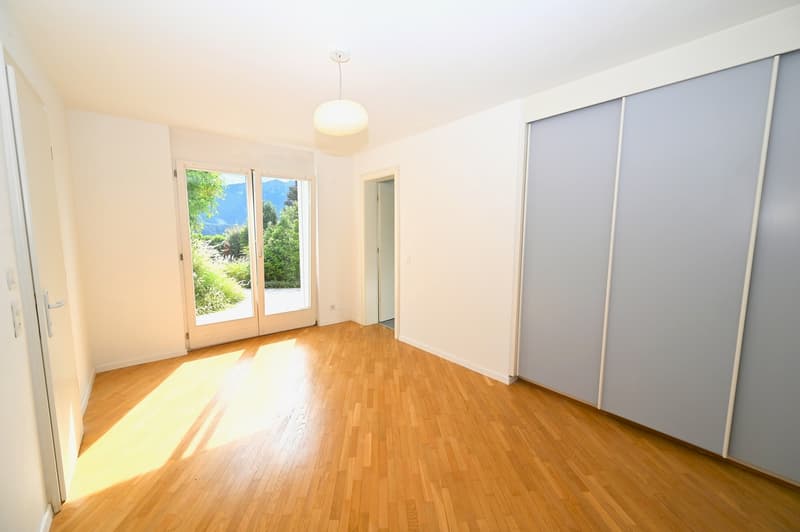 Villa con Piscina e Vista sul Lago di Lugano e Montagne Corcostastanti (13)